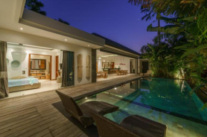 Villa Cuatro : Amazing 3BR Villa in Seminyak - Perfect Location